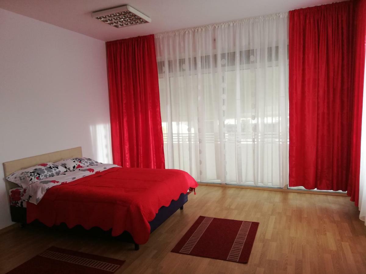 Pensiunea La Safari Târgu Neamţ Bagian luar foto