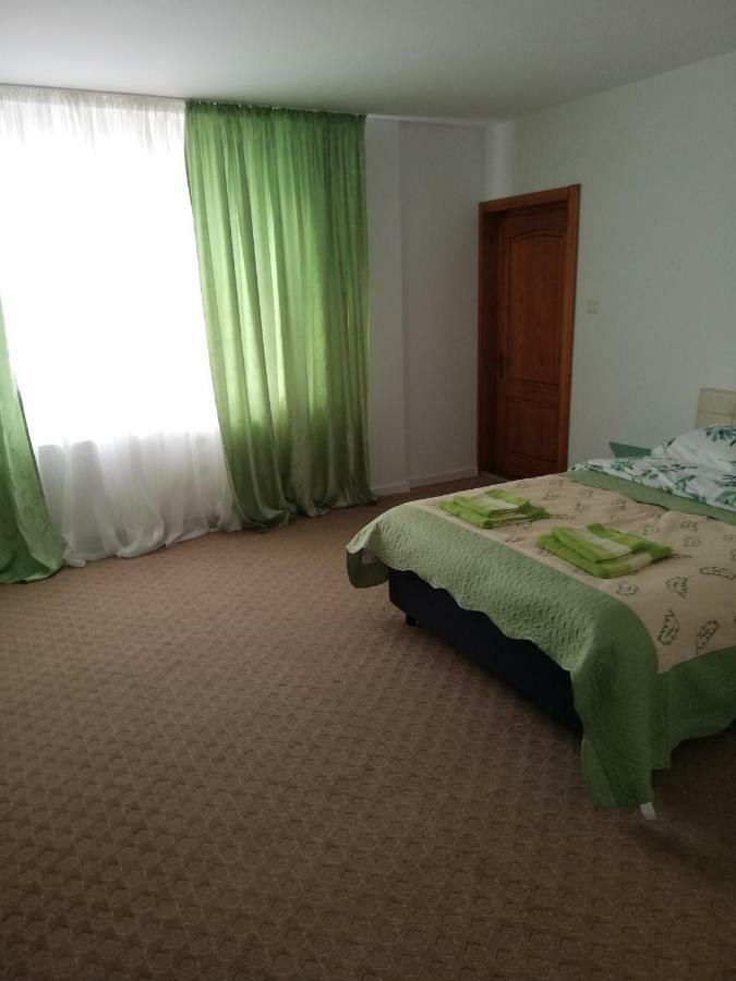 Pensiunea La Safari Târgu Neamţ Bagian luar foto