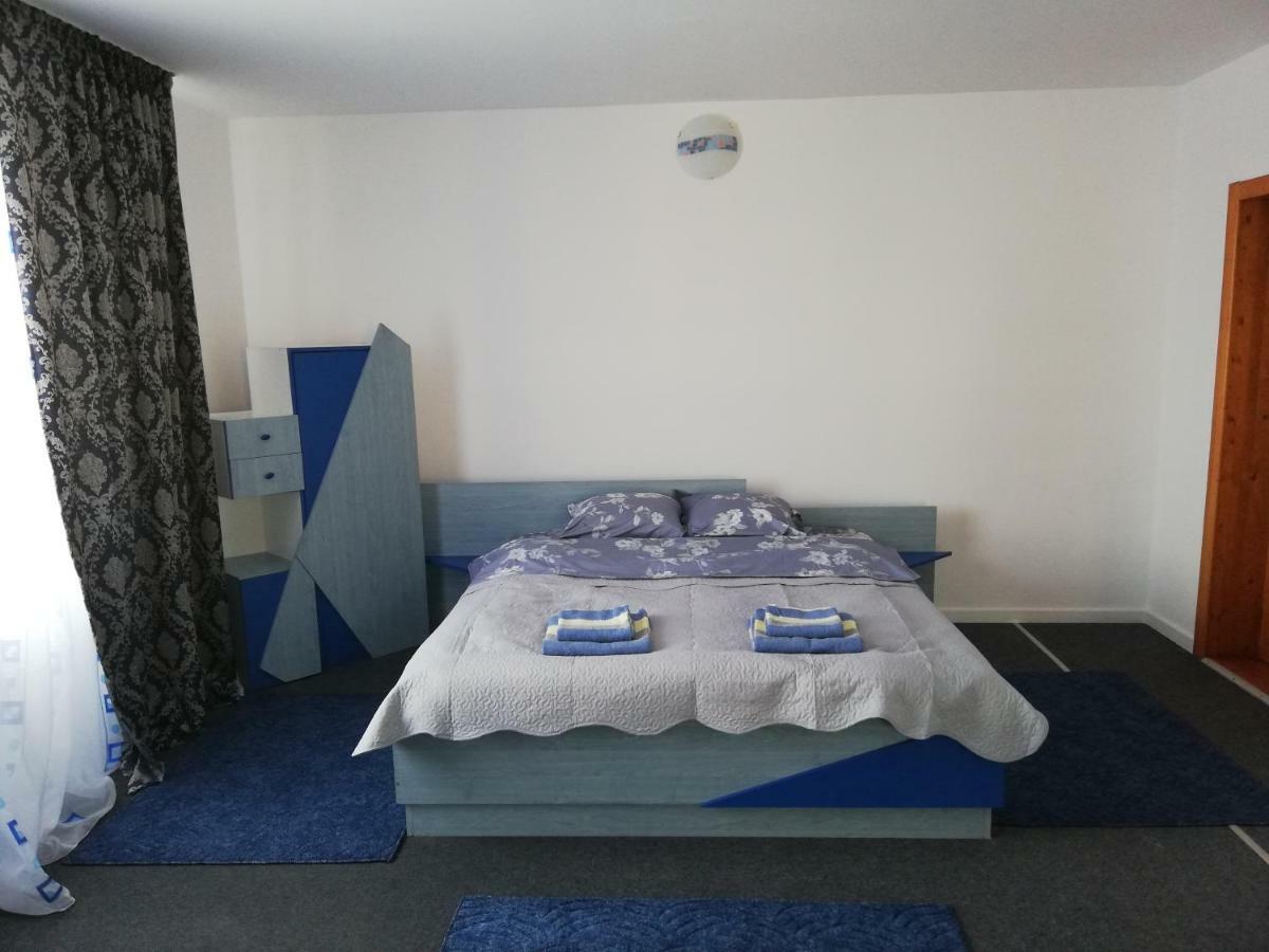 Pensiunea La Safari Târgu Neamţ Bagian luar foto