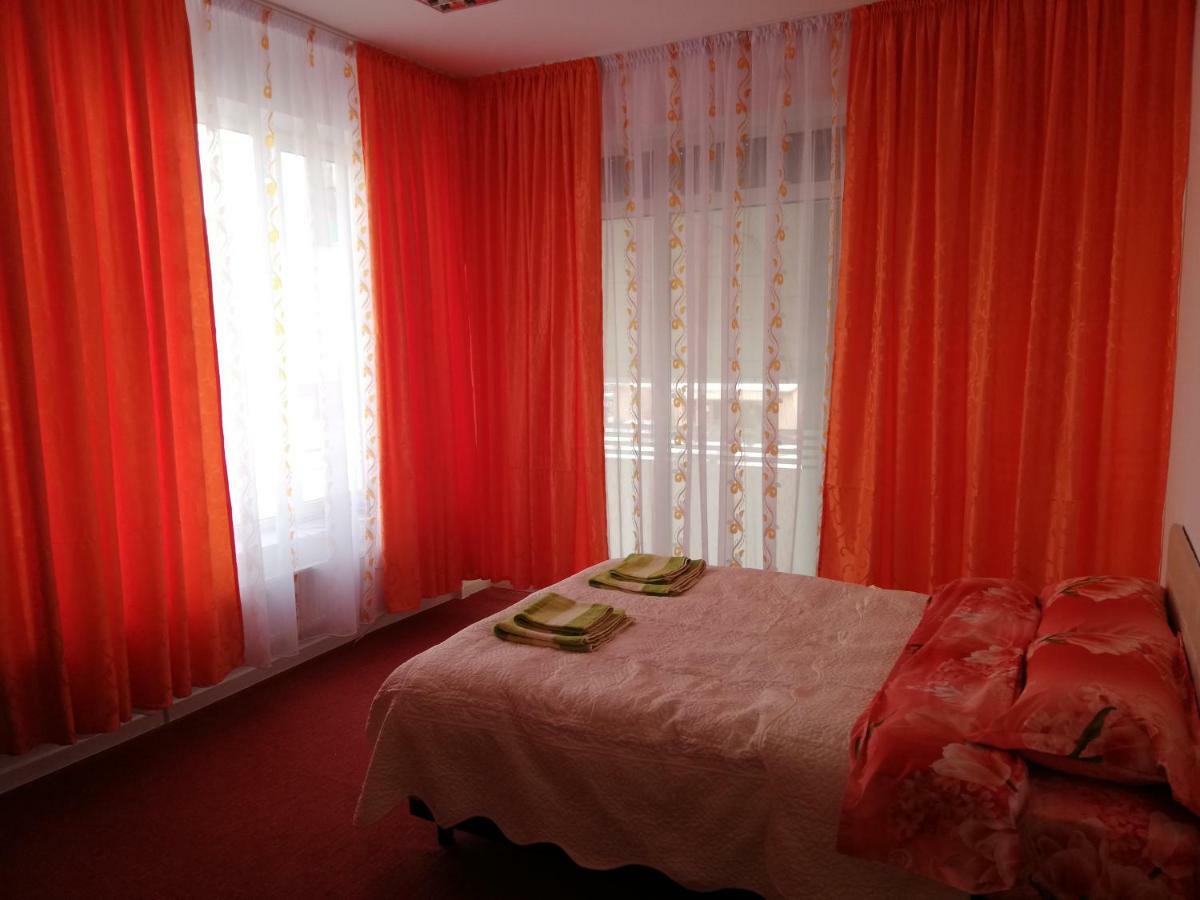 Pensiunea La Safari Târgu Neamţ Bagian luar foto