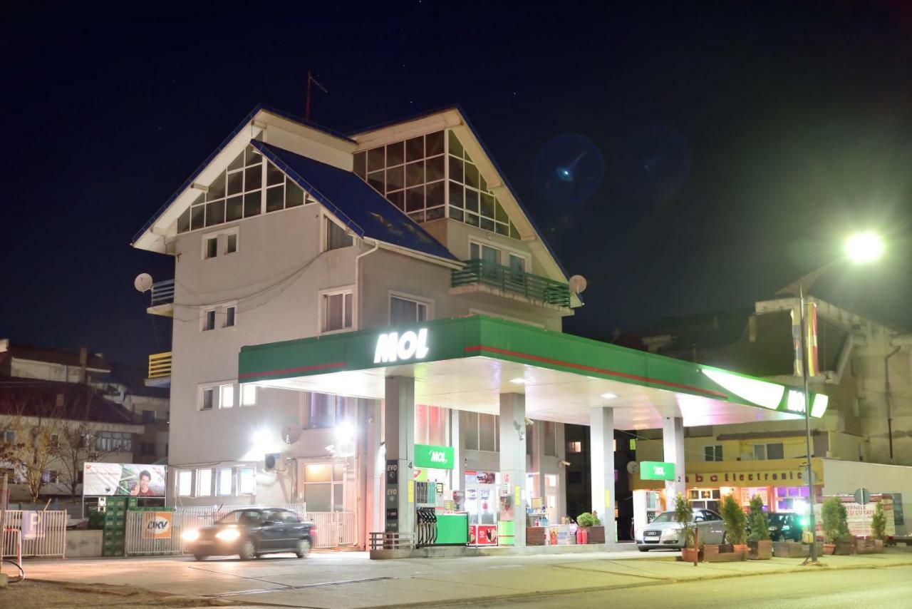Pensiunea La Safari Târgu Neamţ Bagian luar foto