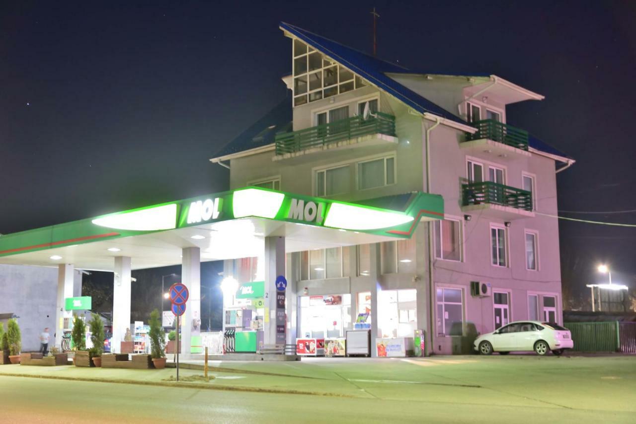 Pensiunea La Safari Târgu Neamţ Bagian luar foto