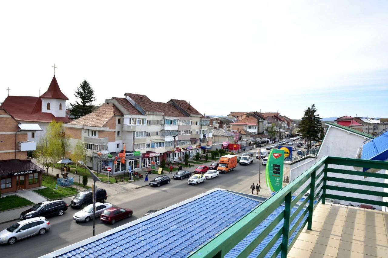 Pensiunea La Safari Târgu Neamţ Bagian luar foto